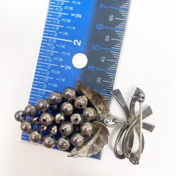 551 Vintage sterling silver Denmark S. Christian Fogh SCF grape brooch / pin - Picture 6 of 6